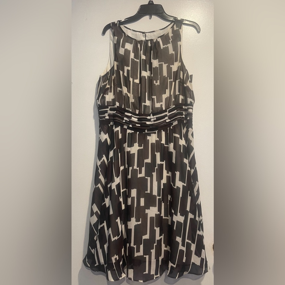 Ann Taylor ~ above the knee dress ~ brown, black & beige pattern